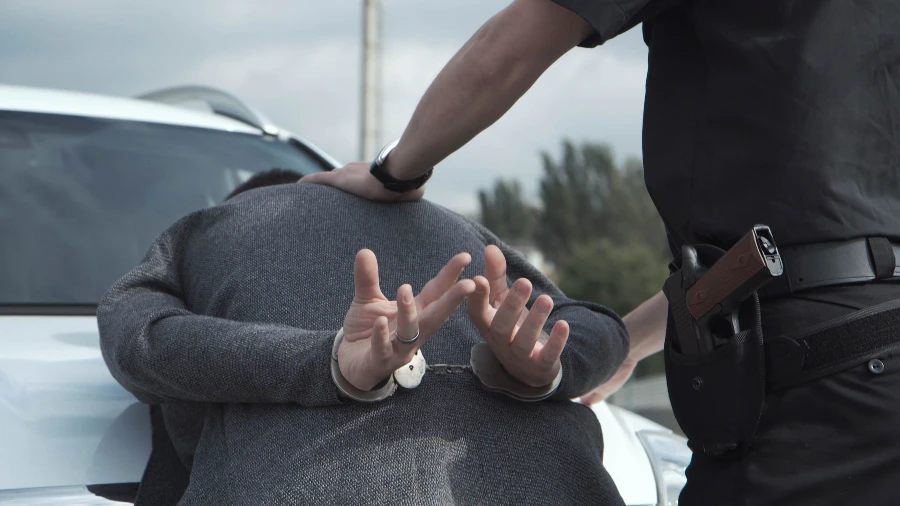 do arrests show up on criminal records